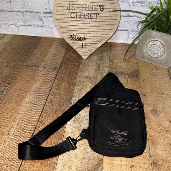 True Religion Yeta Black Sling Bag - Picture 1 of 7